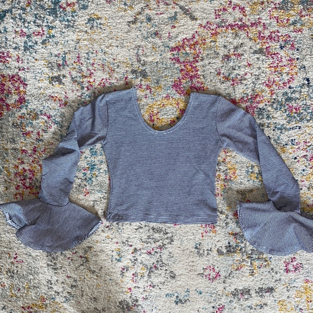 stretch knit stripe flare sleeve cropped top